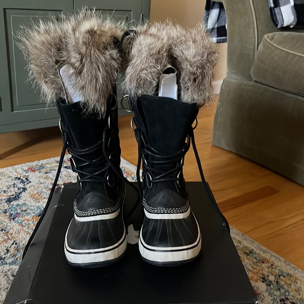 Sorel Joan of Arctic boots. Black/Stone EUC size 8.5
